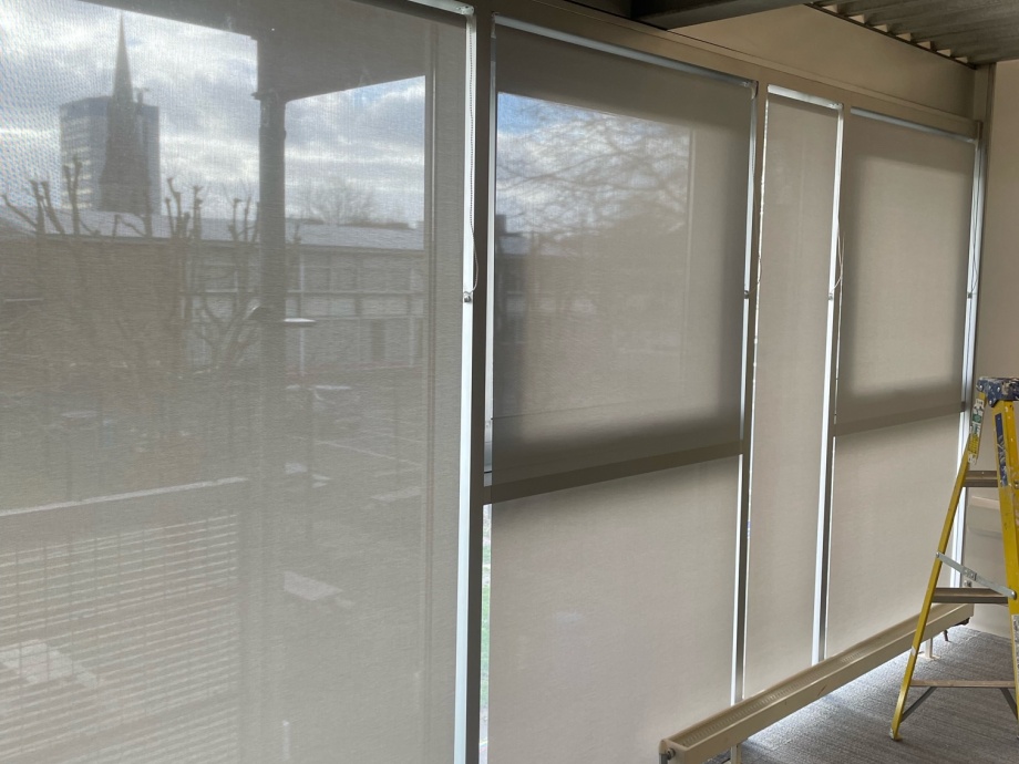 Anti-Glare Classroom Blinds - Brentford->title 2