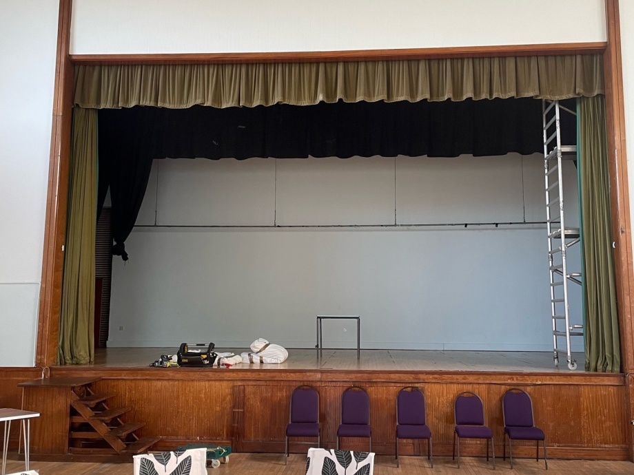 Local Hall Curtains - Feltham->title 2
