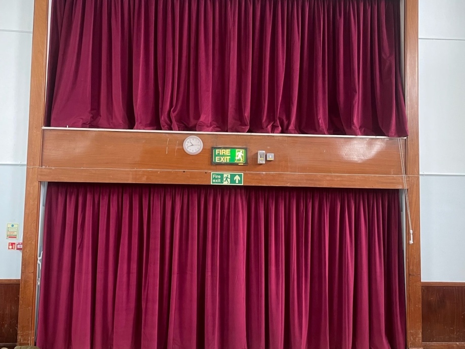 Local Hall Curtains - Feltham->title 3